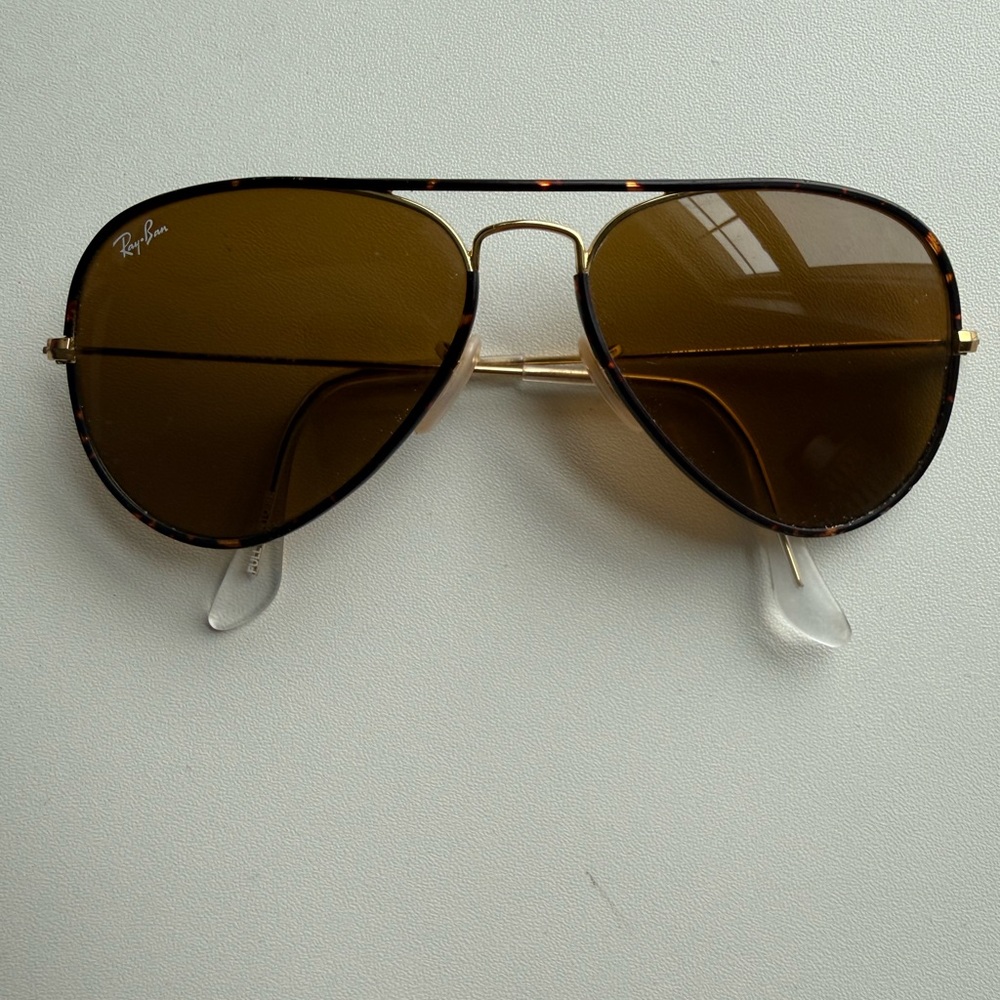 Ray-Ban Aviator Sunglasses with Gold Frame and Brown Lenses